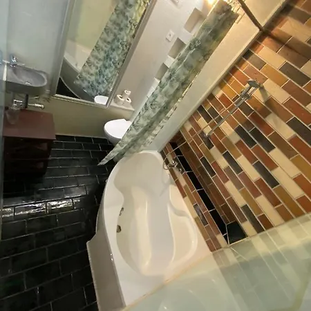 Funky Oldtown Apartment-prime